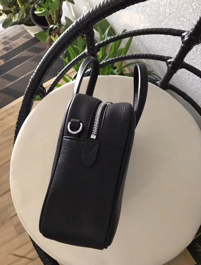 BALENCIAG巴黎世家 18新款枕頭包 可手提肩背  BL1819